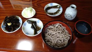 深山に行列?!次年子そば食べ放題の超人気店『七兵衛そば』